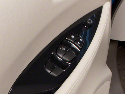 2011 Nissan Leaf SL