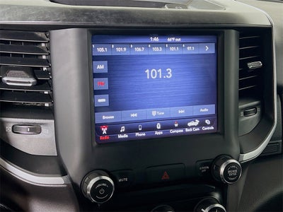 2020 RAM 1500 Big Horn Crew Cab 4x4 5'7" Box