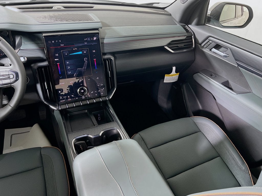2025 GMC Acadia AT4