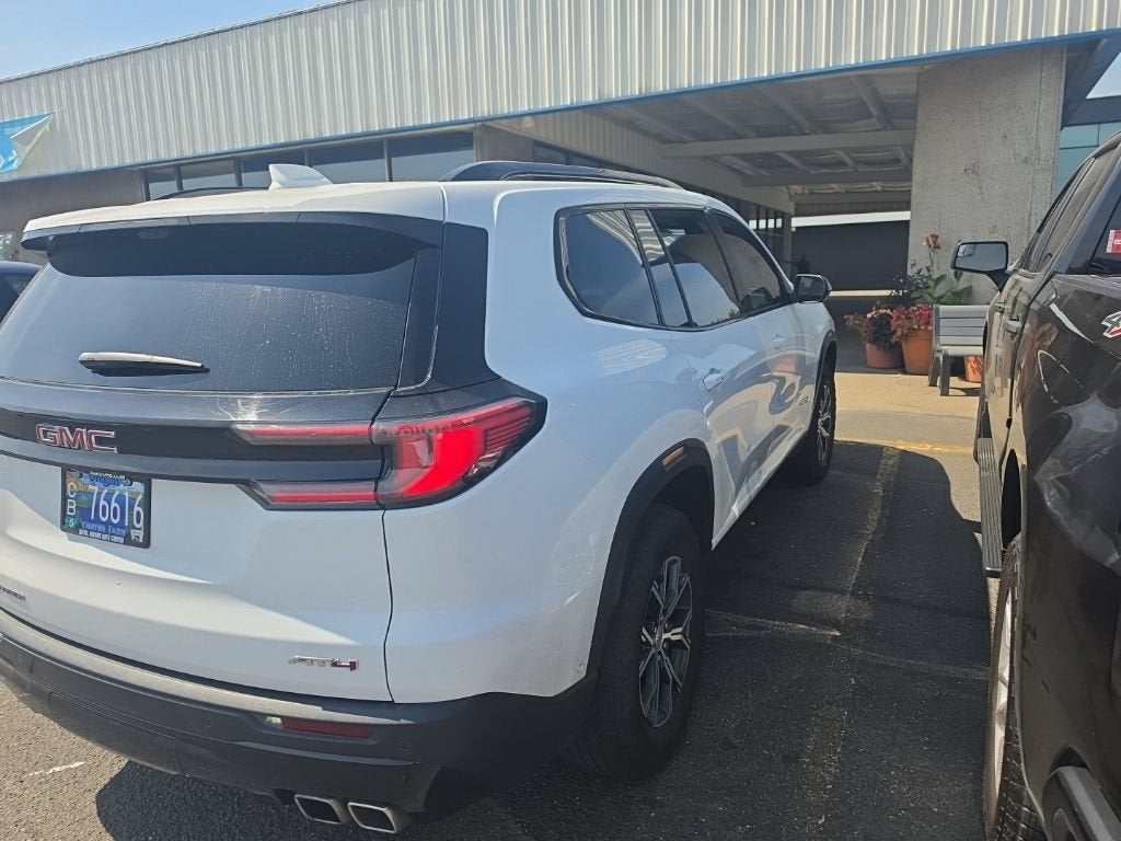 2025 GMC Acadia AT4