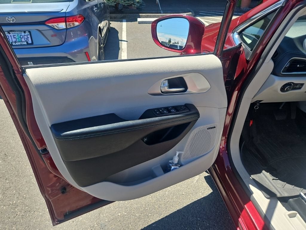 2018 Chrysler Pacifica Hybrid Limited