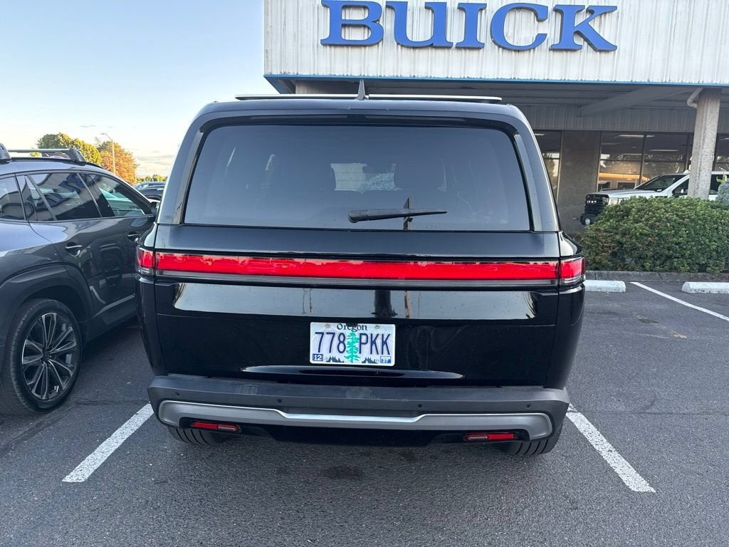 2023 RIVIAN R1S Adventure