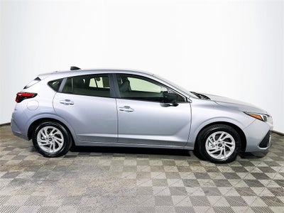 2025 Subaru IMPREZA Base