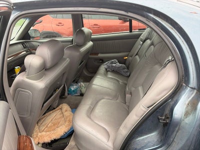 2002 Buick Park Avenue Base
