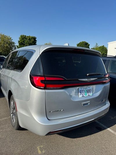 2022 Chrysler Pacifica Hybrid Touring L