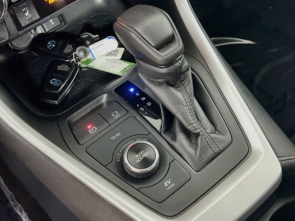 2020 Toyota RAV4 Hybrid XLE