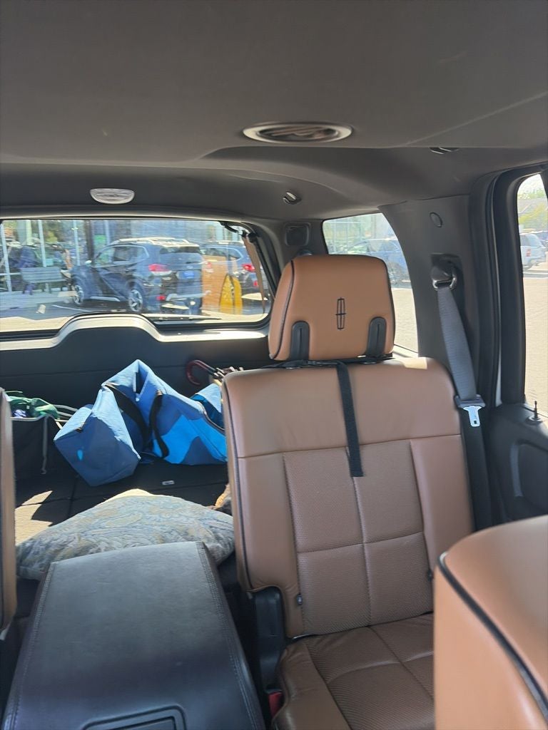 2011 Lincoln Navigator Base