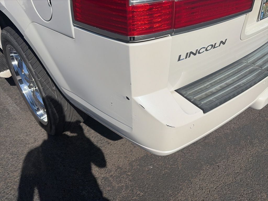 2011 Lincoln Navigator Base