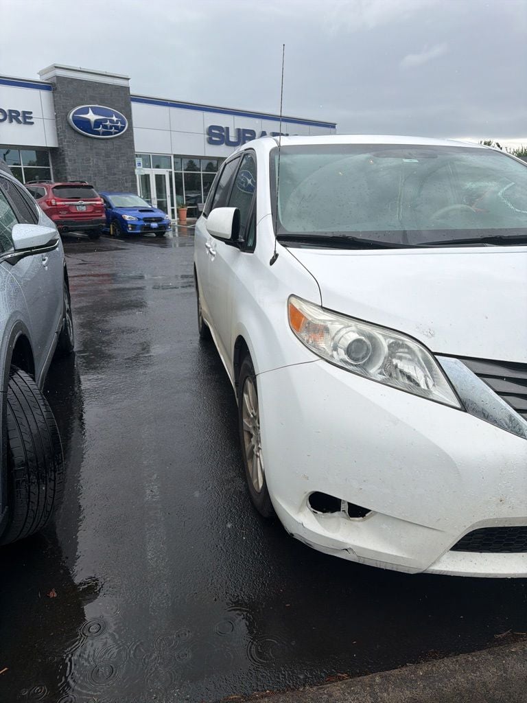 2012 Toyota Sienna XLE 7 Passenger