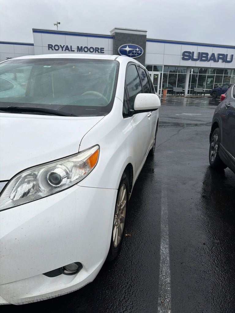2012 Toyota Sienna XLE 7 Passenger