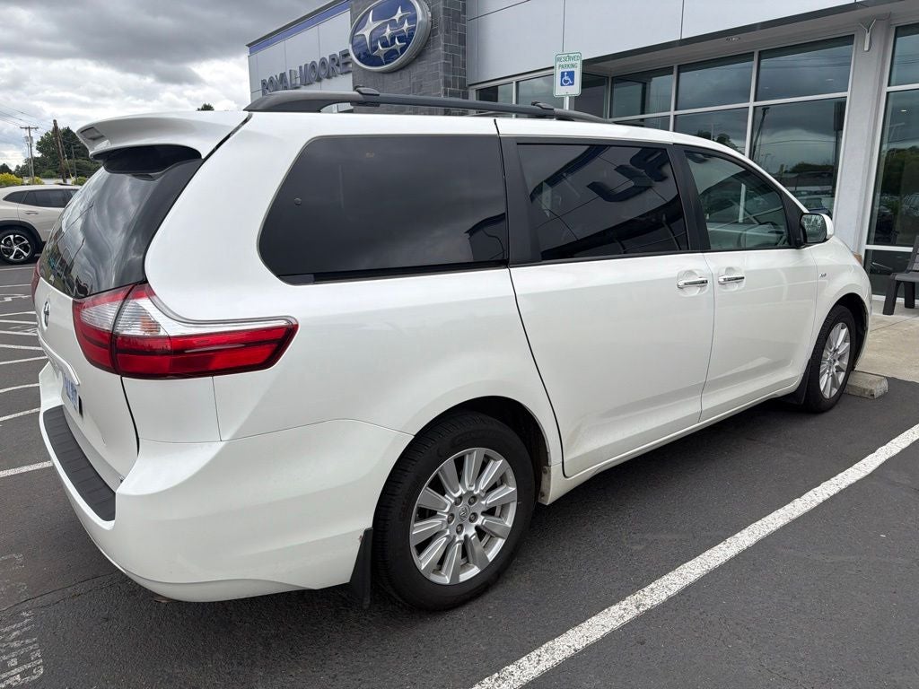 2017 Toyota Sienna XLE 7 Passenger