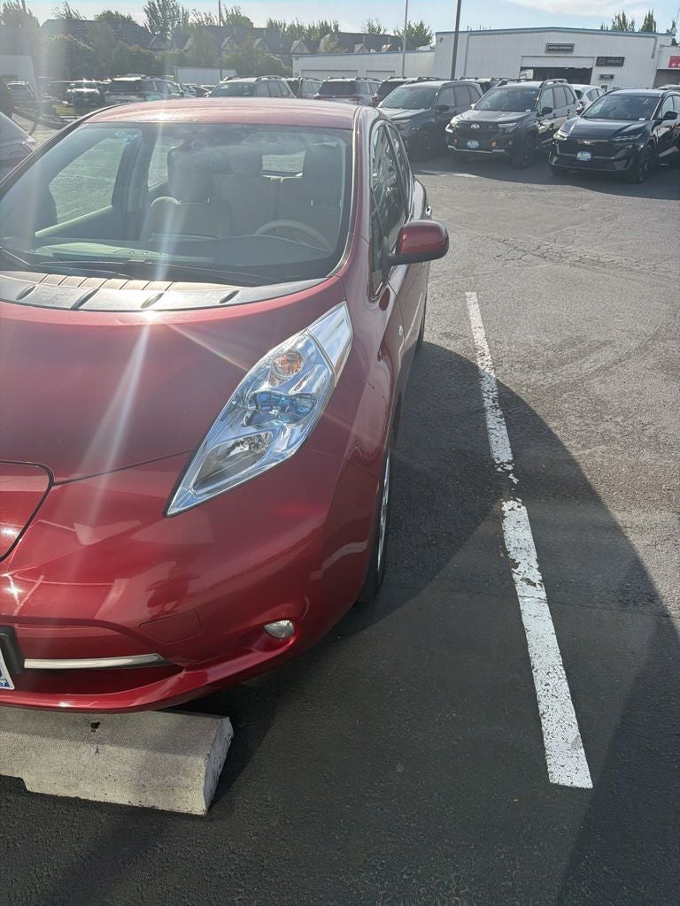 2011 Nissan Leaf's photo