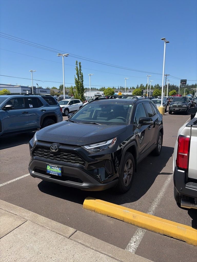2025 Toyota RAV4 XLE