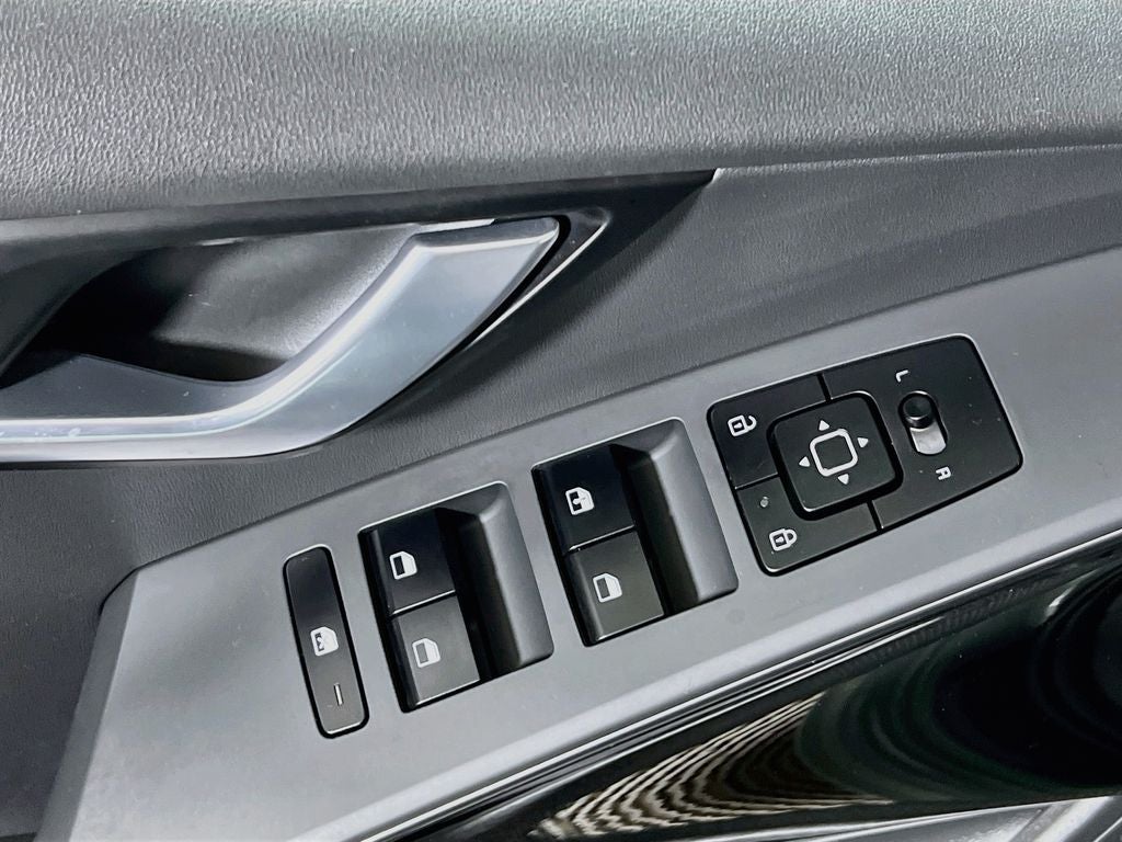 2023 Kia Niro Plug-In Hybrid EX