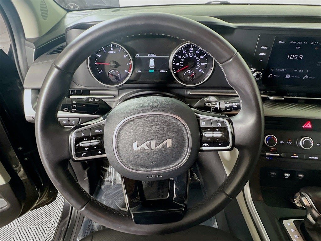 2024 Kia Carnival LX