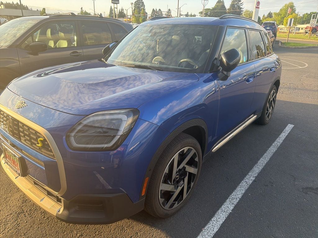 2025 MINI Cooper Countryman Iconic