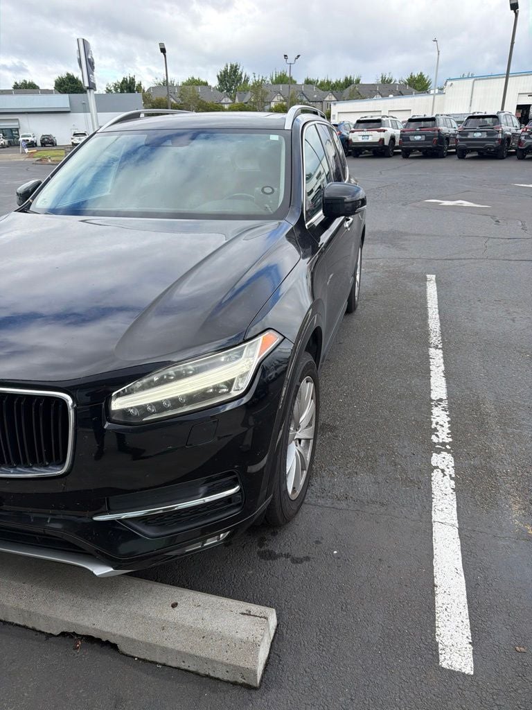 2016 Volvo XC90 T6 Momentum