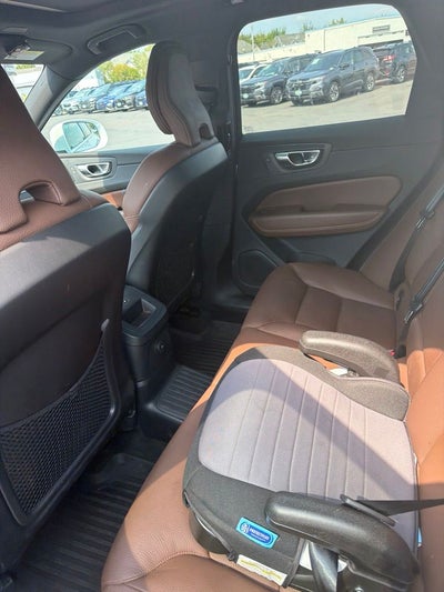 2023 Volvo XC60 Recharge Plug-In Hybrid T8 Plus Bright Theme