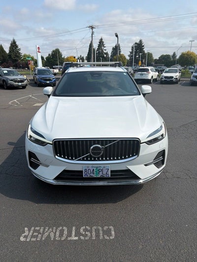 2023 Volvo XC60 Recharge Plug-In Hybrid T8 Plus Bright Theme