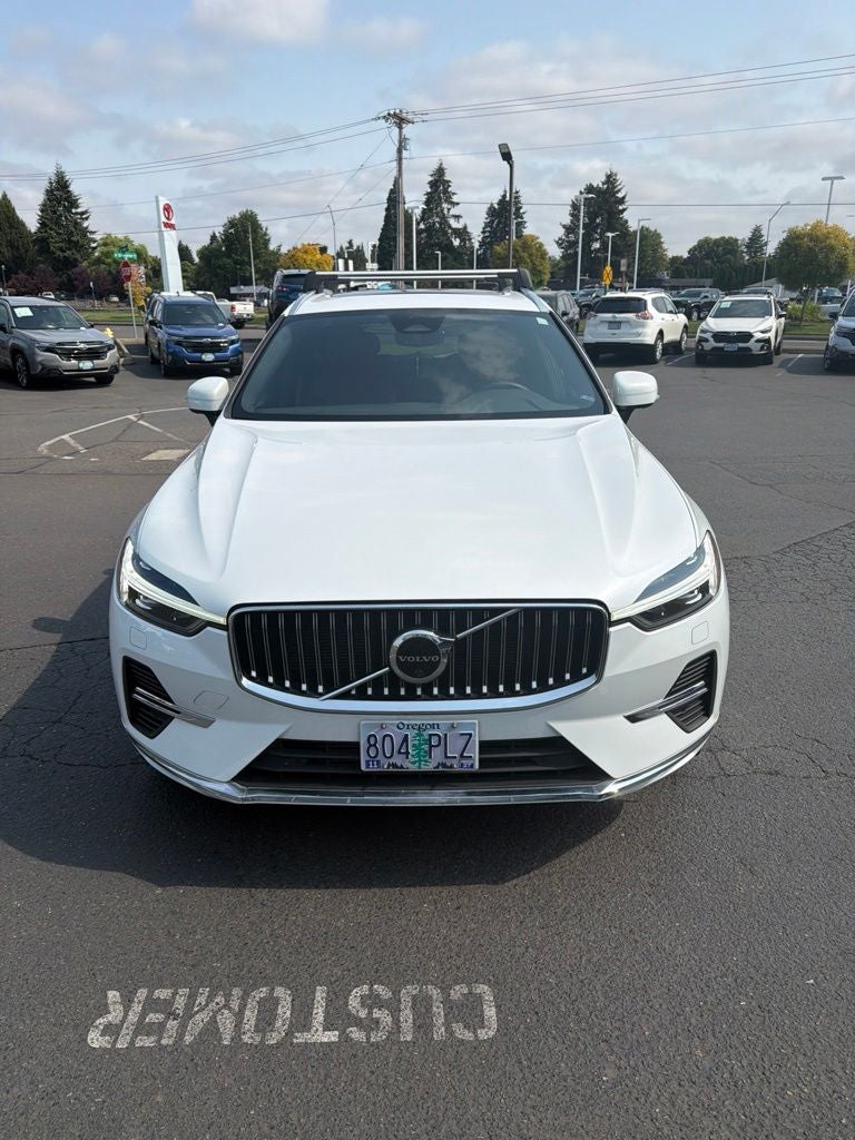 2023 Volvo XC60 Recharge Plug-In Hybrid T8 Plus Bright Theme
