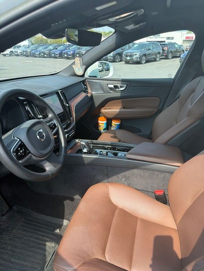 2023 Volvo XC60 Recharge Plug-In Hybrid T8 Plus Bright Theme