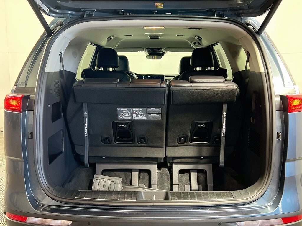 2024 Kia Carnival EX