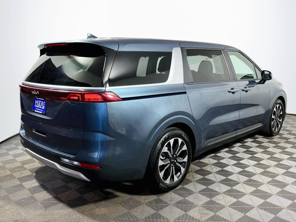 2024 Kia Carnival EX