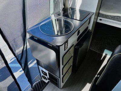 2018 Winnebago Revel 2019 44E