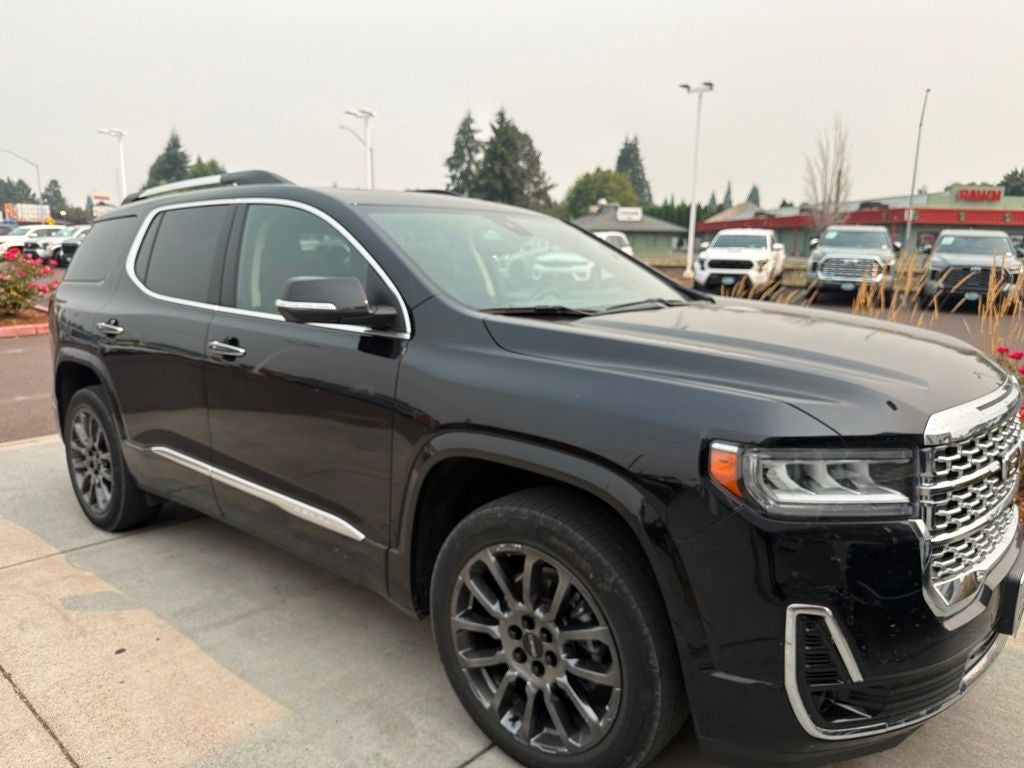 2023 GMC Acadia Denali