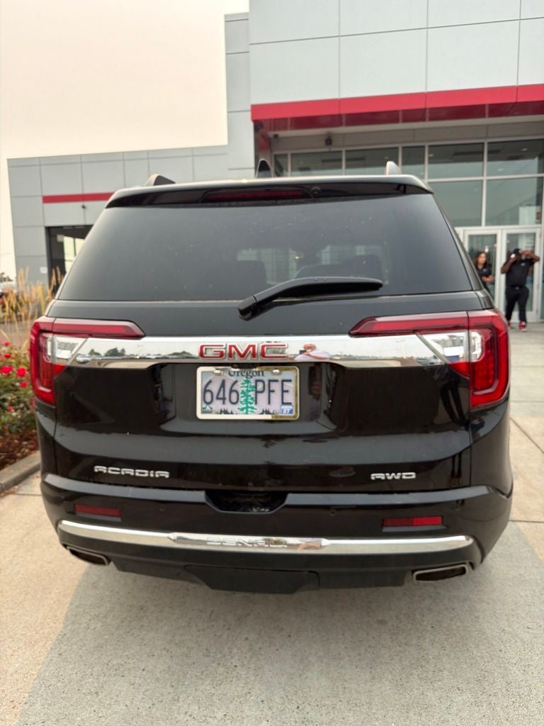 2023 GMC Acadia Denali