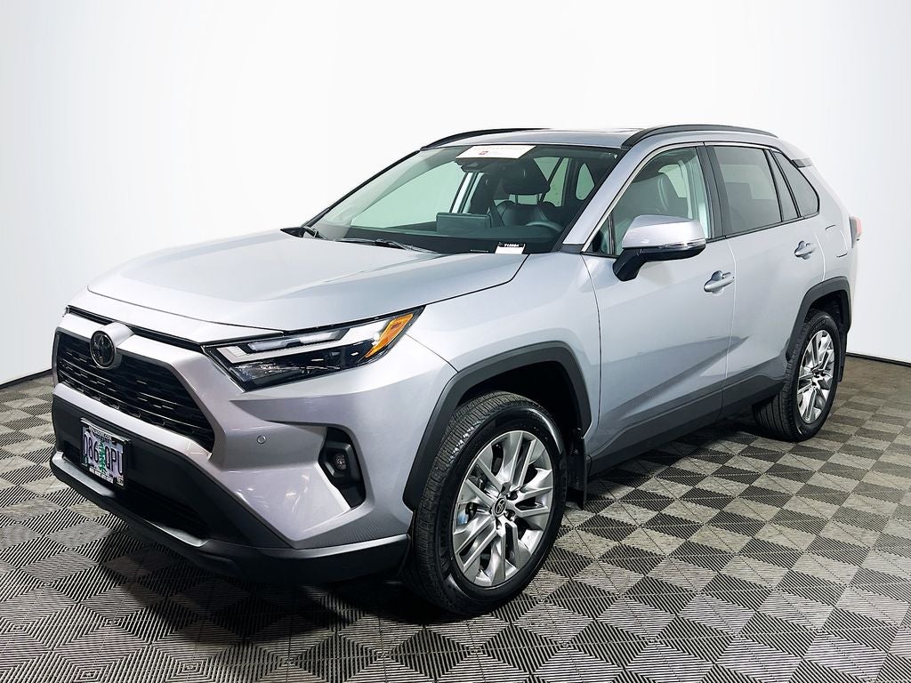 2025 Toyota RAV4 XLE Premium