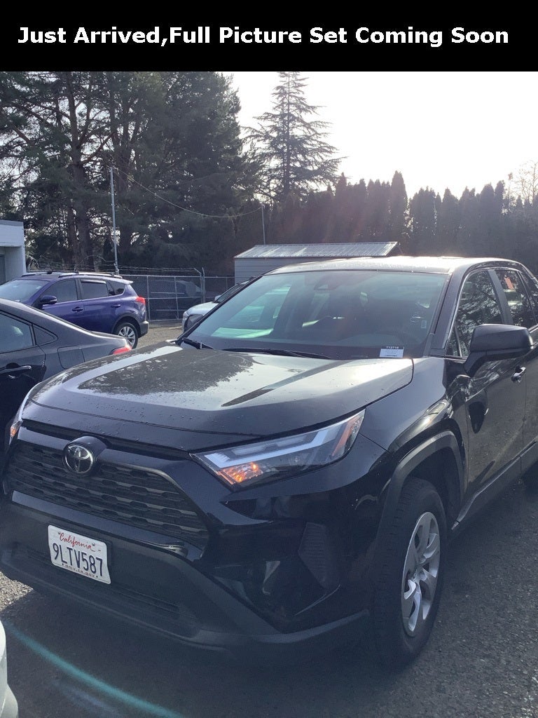 2024 Toyota RAV4 LE
