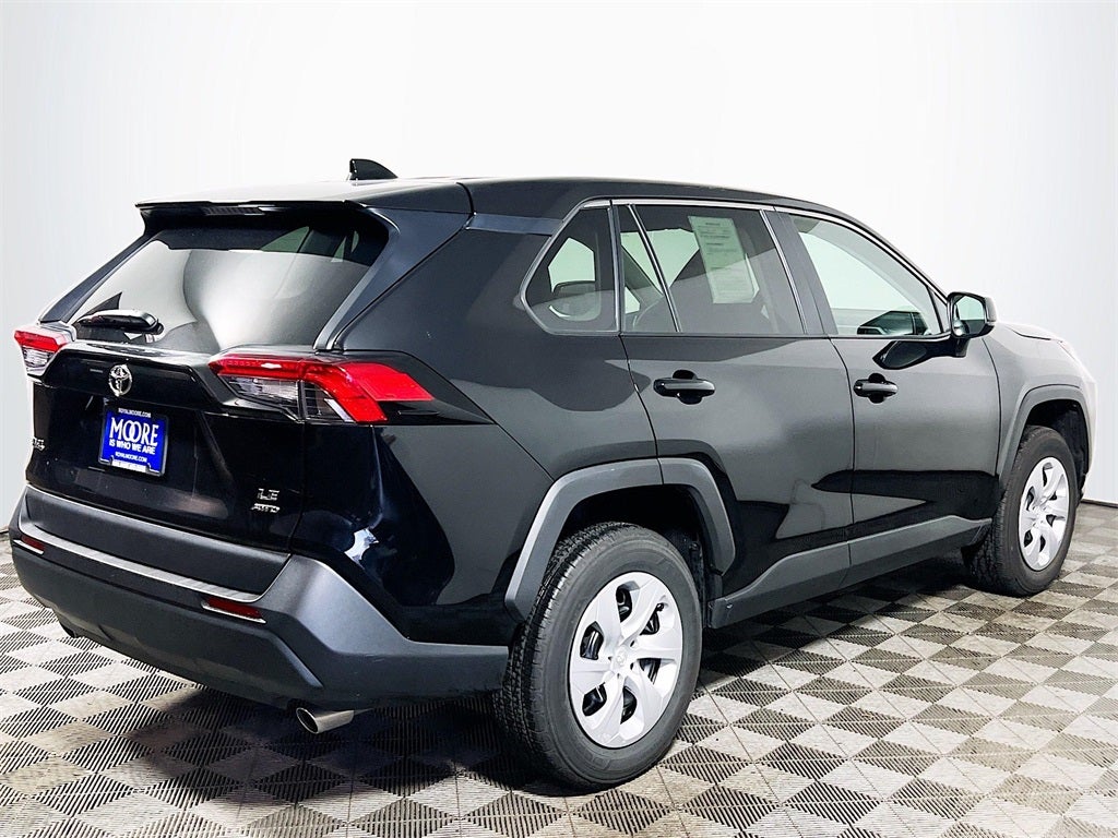 2025 Toyota RAV4 LE