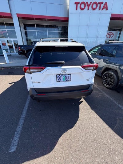 2025 Toyota RAV4 XLE