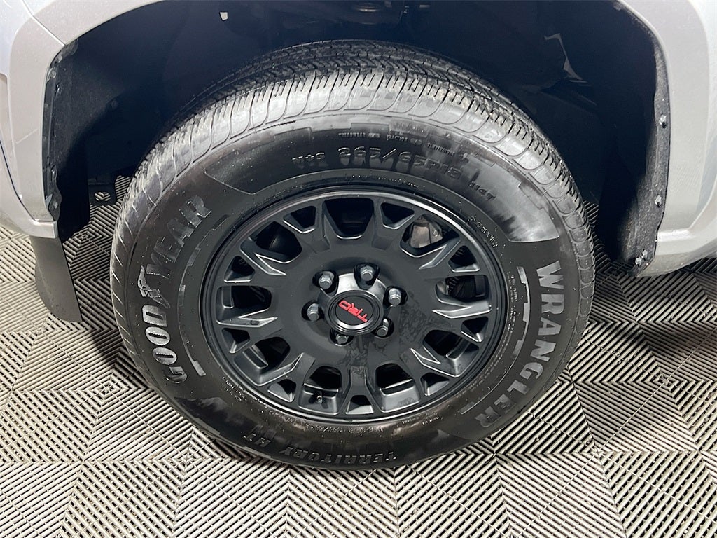 2025 Toyota Tacoma SR5