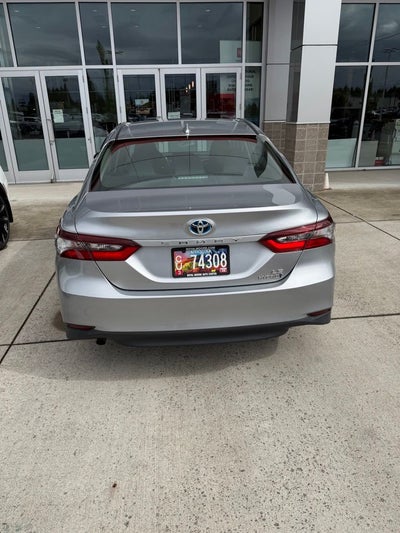 2022 Toyota Camry Hybrid LE