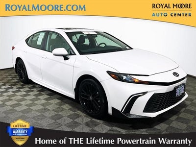 2025 Toyota Camry SE
