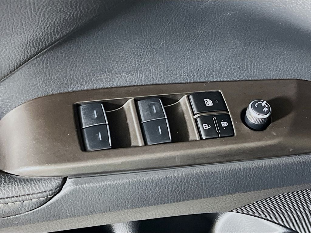 2023 Toyota Camry Hybrid XLE