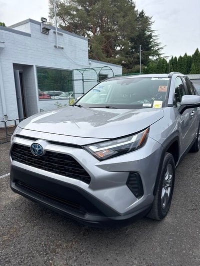 2022 Toyota RAV4 Hybrid XLE