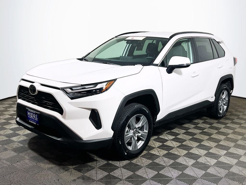2025 Toyota RAV4 Hybrid XLE