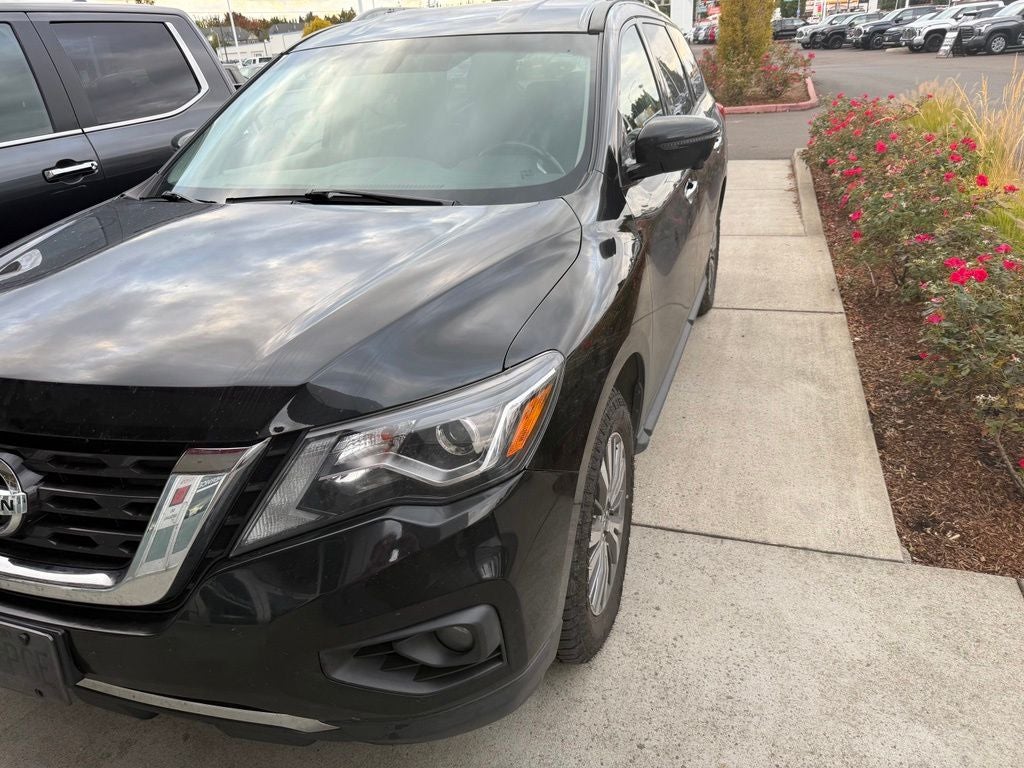 2019 Nissan Pathfinder SL