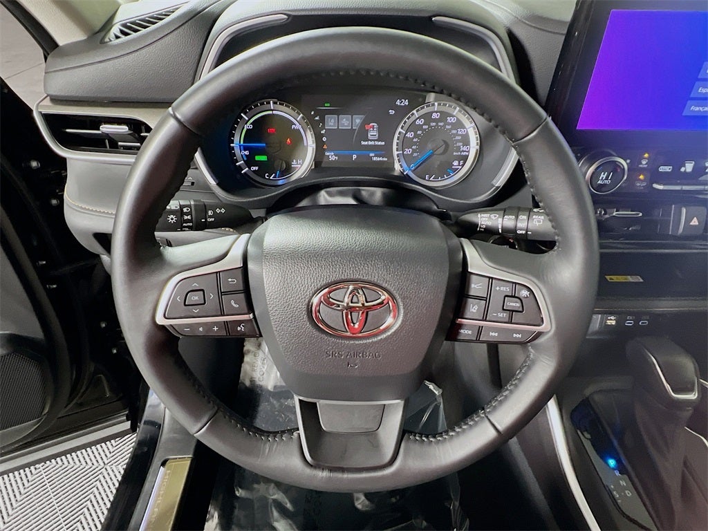 2023 Toyota Highlander Hybrid Bronze Edition