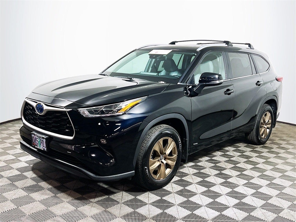 2023 Toyota Highlander Hybrid Bronze Edition