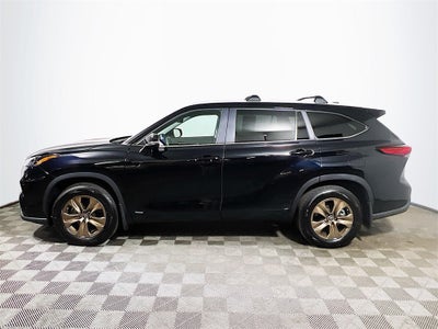 2023 Toyota Highlander Hybrid Bronze Edition