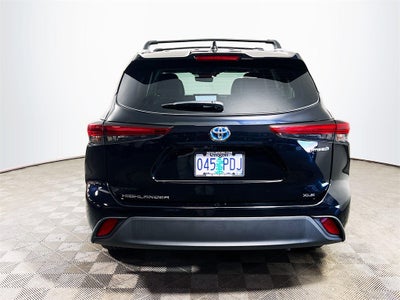 2023 Toyota Highlander Hybrid Bronze Edition