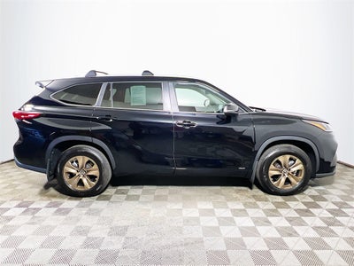 2023 Toyota Highlander Hybrid Bronze Edition