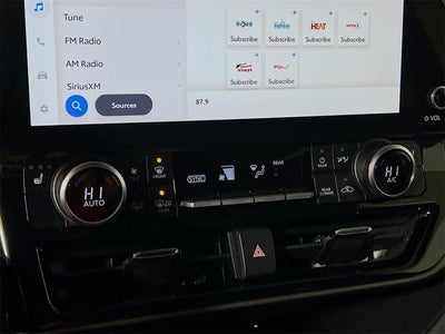 2023 Toyota Highlander Hybrid Bronze Edition