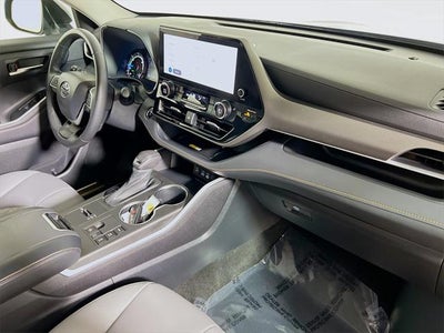 2023 Toyota Highlander Hybrid Bronze Edition