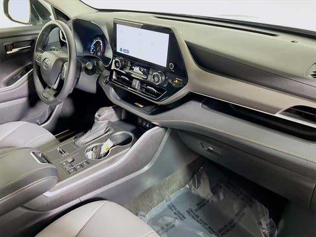 2023 Toyota Highlander Hybrid Bronze Edition