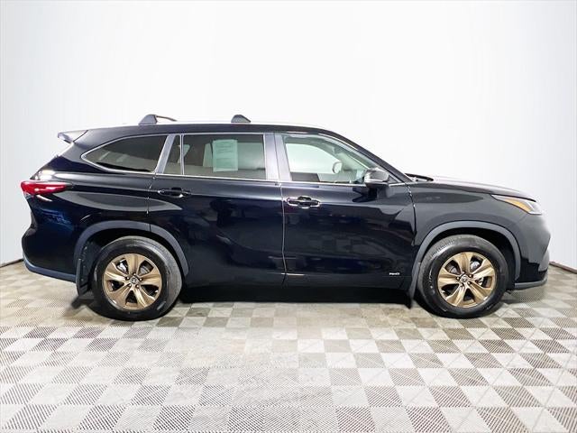 2023 Toyota Highlander Hybrid Bronze Edition